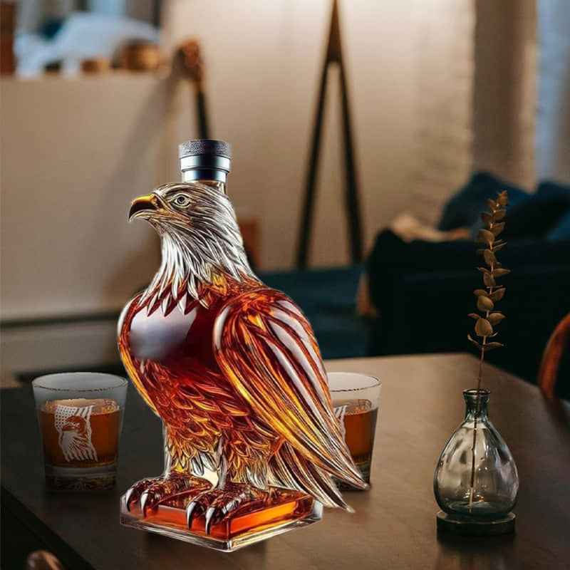 Eagle Whiskey Bottle – A Masterpiece of Craftsmanship and Strength, Capturing the Spirit of Freedom in Every Detail