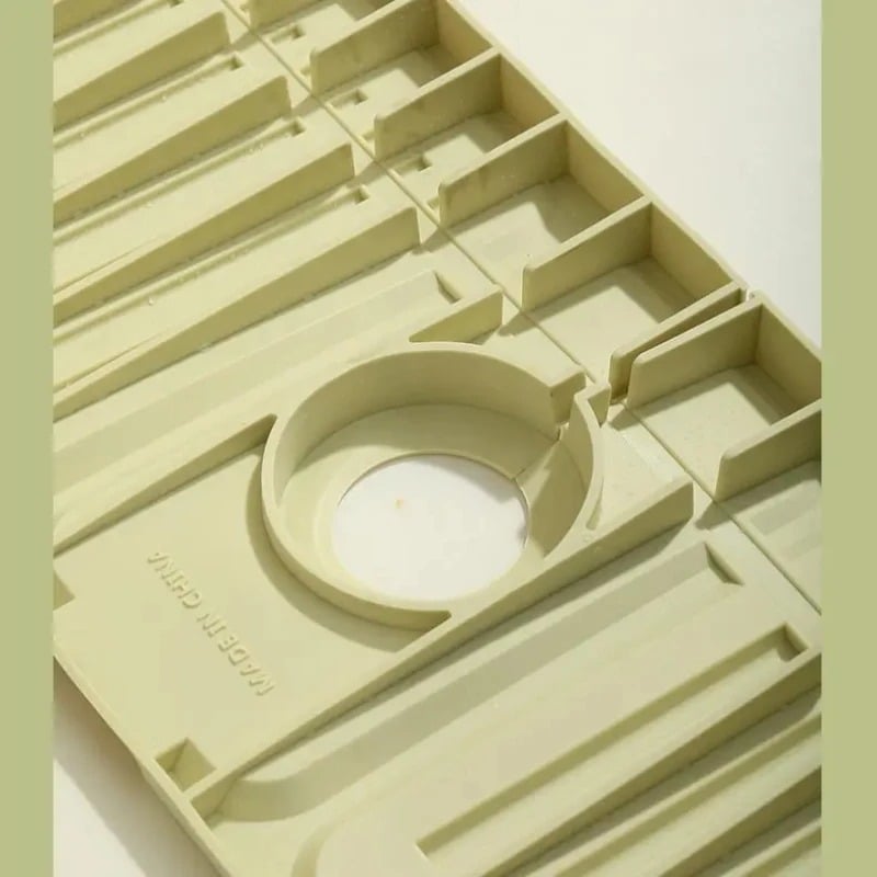 💧 Faucet Splash Guard & Quick-Dry Draining Mat