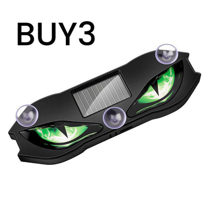 🚗🔆 Solar-powered, weatherproof, automatic activation at dark – for more safety on the roadside. 🔥🛡️
